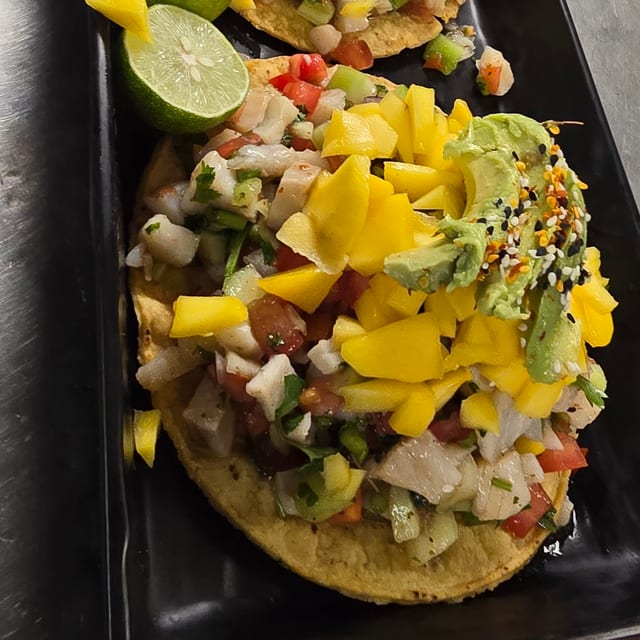 Tostadota Ceviche Camaron Con Mango.